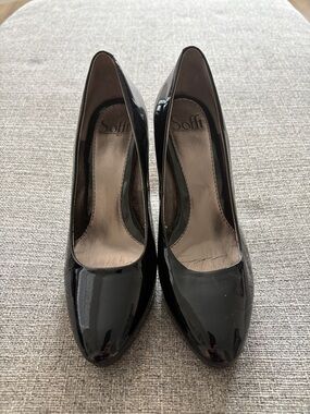Sofft Black Patent Leather Pointed Toe Pumps
